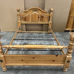 Wood Headboard/Footboard Bed