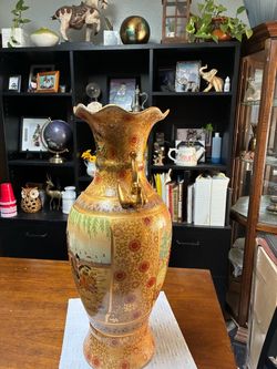 Vase asiatic art