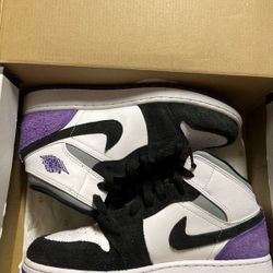 Jordan 1 Mid Court Purple