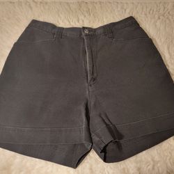 Women's Lee Black Shorts With 2 Front Pockets Size 10 Medium