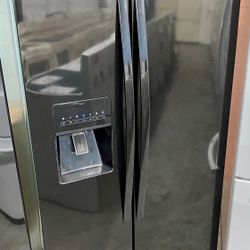 Black Whirlpool Side By Side Refrigerator
