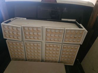 Circle cases Display