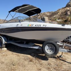 2001 Fourwinns Open Bow