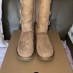 Ugg Boots NEW IN BOX 