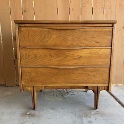 Vintage MCM bachelor chest dresser