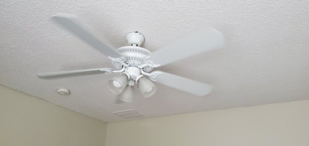 Ceiling Fan. Hampton Bay 52 Inch White.  Reversible Blades.  With Remote