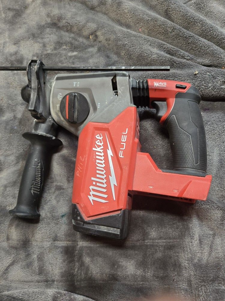Milwaukee Rotary Hammer