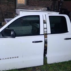 2015-2019 Chevy Silverado Double Door Cab Doors With All the Internal Parts Included 