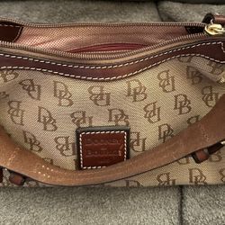 Purse/Dooney Bourke