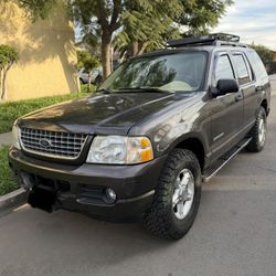 2005 Ford Explorer