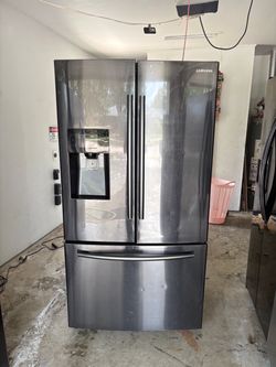 SAMSUNG  3 DOORS  CHARCOAL REFRIGERATOR GREAT CONDITION STAINLESS STEEL TRABAJA MUY BIEN