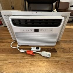 Frigidaire Window AC Unit With Remote 