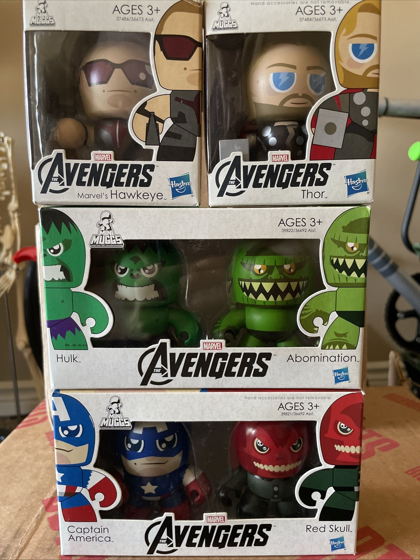 Hasbro Mighty Muggs Mini Muggs Marvel The Avengers Captain America Hulk Thor Hawkeye Red Skull Abomination