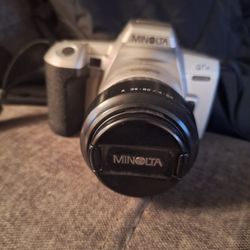Minolta Maxxum QT si 35 MM Camera W/ AF Zoom 35-80 MM Lens