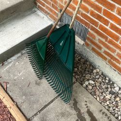 Leaf Rakes 