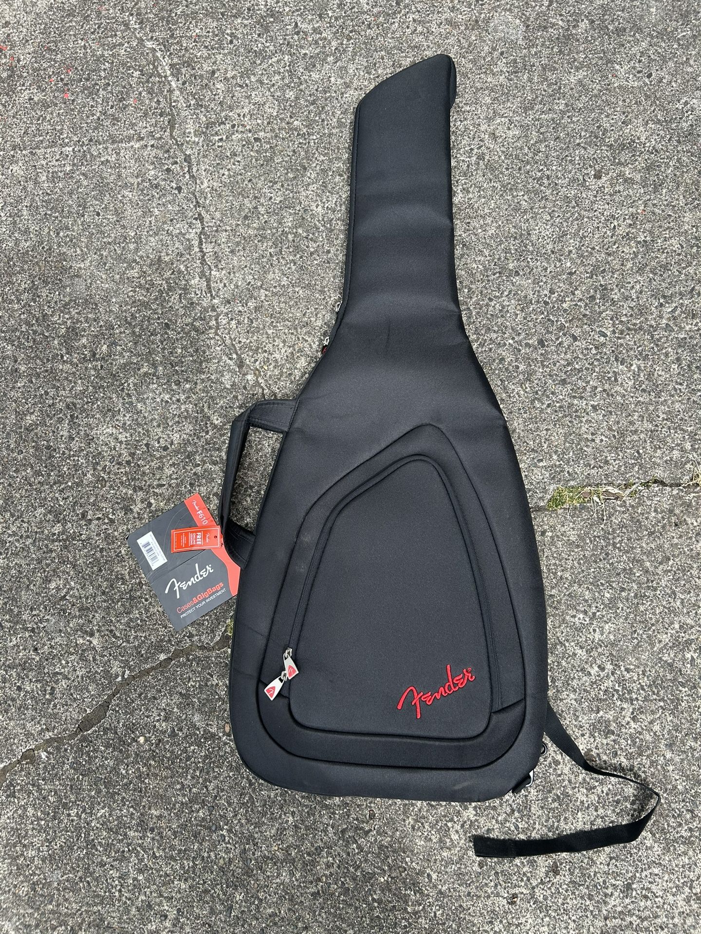 Fender electric guitar padded case brand new with the tag still on it. $40, cash or Venmo, meet in person somewhere convenient. I live in Vancouver.