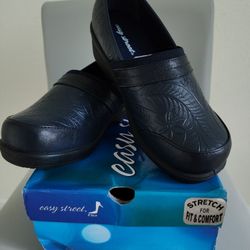 NEW Easy Street Flex Origin Mule Clogs Womens Size 7 M Navy Blue Stretch Floral 