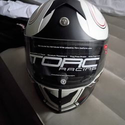 2 Cascos Uno Nuevo Y Uno Usado