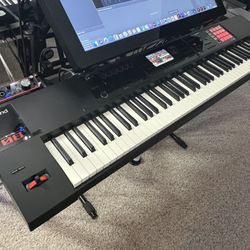 Roland FA 08