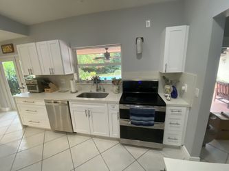 Calacata Oyster / White Shaker