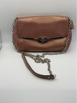 Coach purse pink 100% authentic perfect for a Mother’s Day gift
