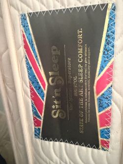 FREE – Queen Mattress & Box Spring (Sit ’n Sleep)