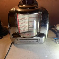 Crosley Select-O-Matic Jukebox AM/FM Radio