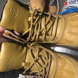 Nike Acg Boots 5y