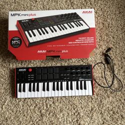 AKAI MPK Mini plus. Piano
