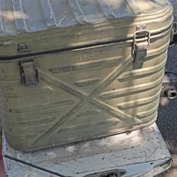 Ice chest \ cooler