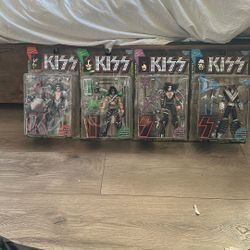 Full Set Kiss Figurines 