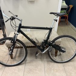Rare Trek 9100 Mountain Bike
