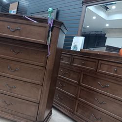 *Spooky Sale Event!!!*---Charming Sherry Dresser/Chest Sets---Now $399!!!---Delivery And Financing👌