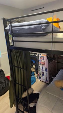 Loft bed Full Size Metal frame