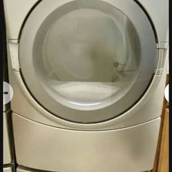 Whirlpool Washer And Gas Dryer
