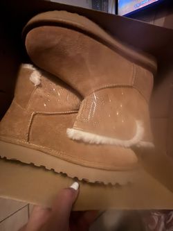 Ugg Mini Size 7