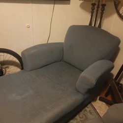 2 Accent Chair With Matching Lounge Chair