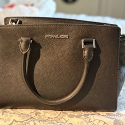 Micheal Kors Satchel