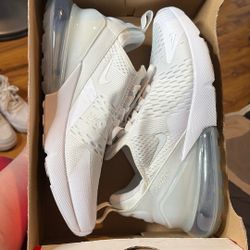 Nike Air max 270 (Size 7)