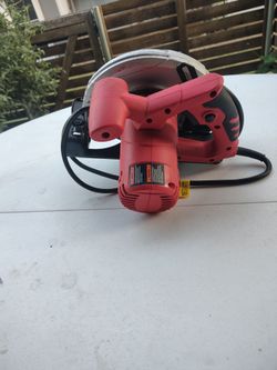 Hyper tough circular saw. Used a couple times