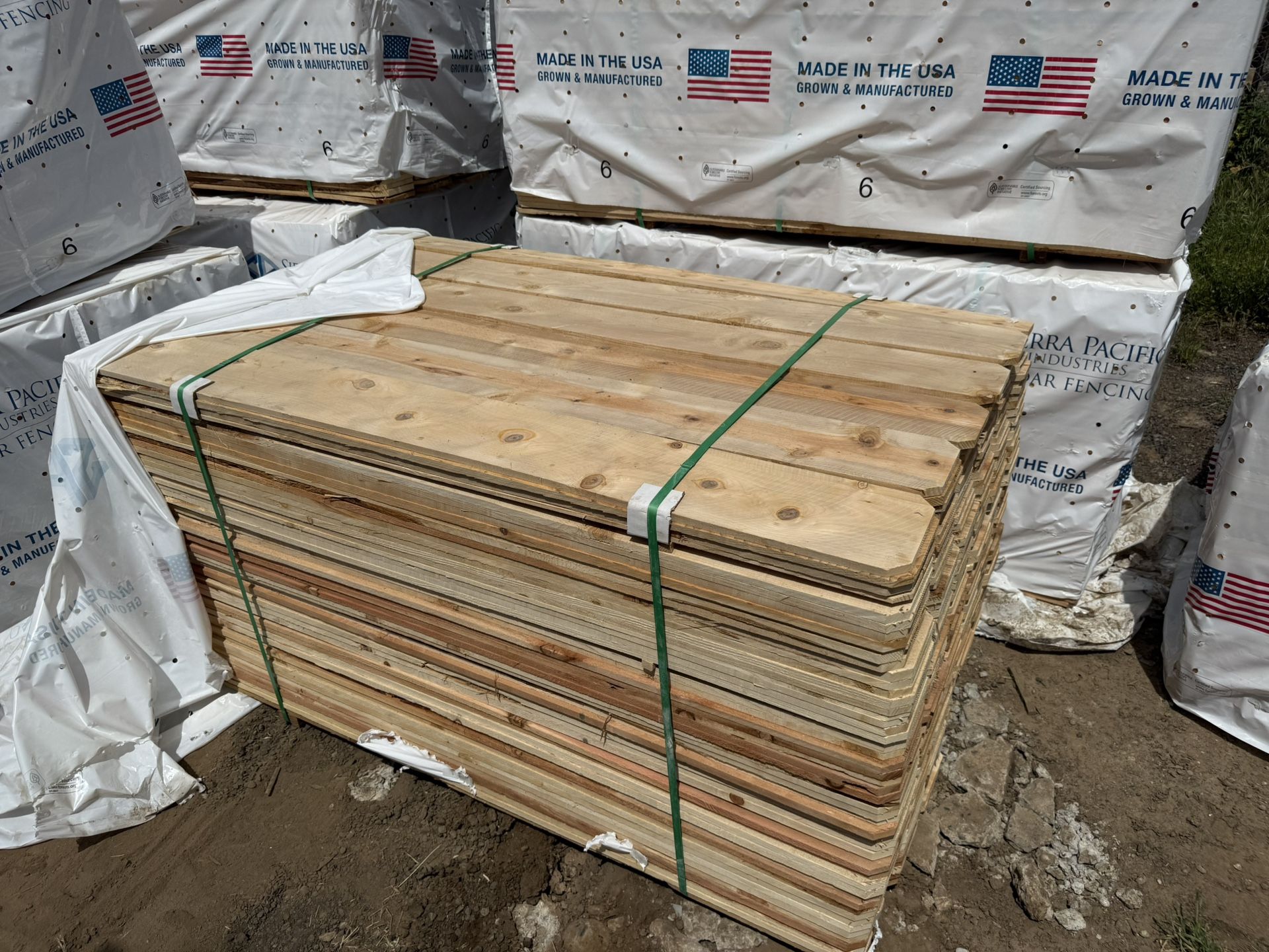 NEW LUMBER FOR FENCE / NUEVA MADERA PARA CERCOS