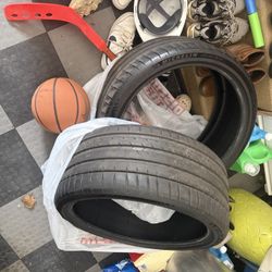 Like new michellin Pilot 4S (275/30/21)