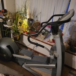 Precor EFX 546i Experience Rear Drive Commercial Grade Elliptical Trainer 
This is a top-of-the-line elliptical trainer that is perfect for semi-comme