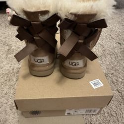 Toddler Uggs Size 6