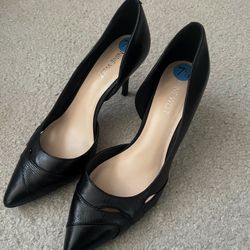 Nine West Black Leather Pointed Toe Heels