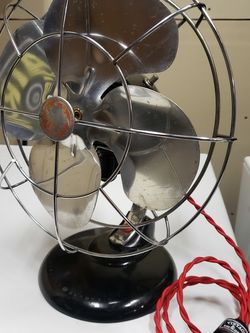 Ge Oscillating Fan With Bakelite Base