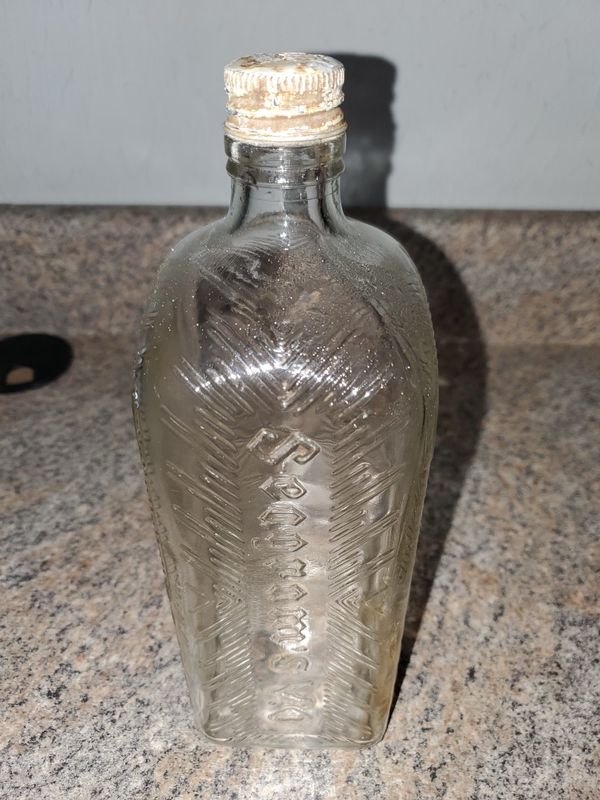 Vintage seagram's VO bottle From 1940s $ 15 or best offer for Sale in ...