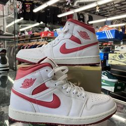 Air Jordan 1 Mid SE Dune Red