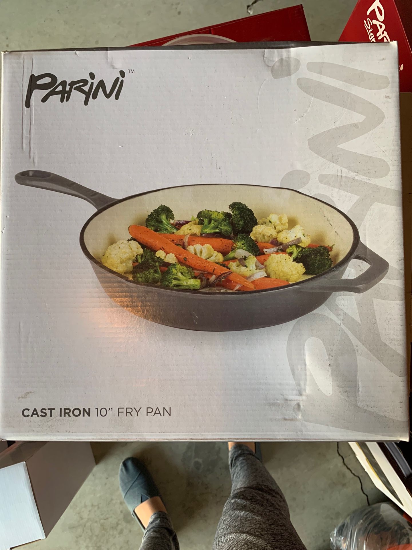 Cast iron fry pan 10”