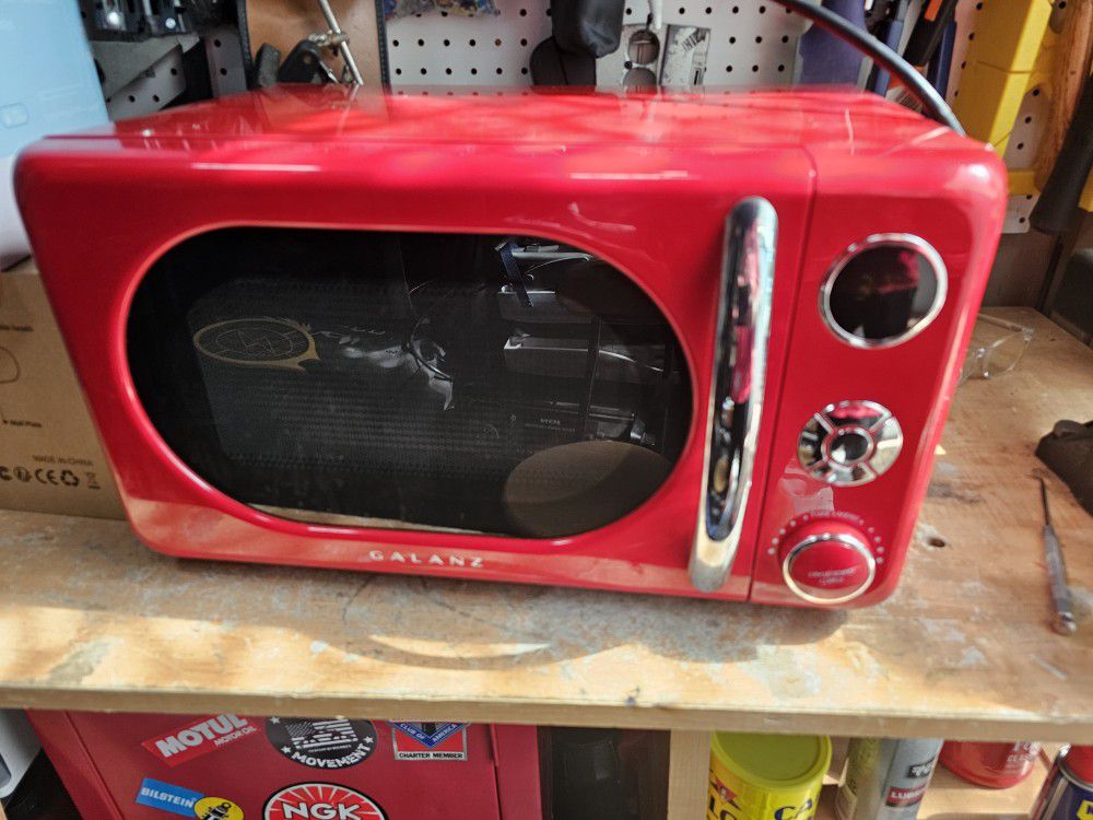 Microwave, Air Fryer And Toaster
